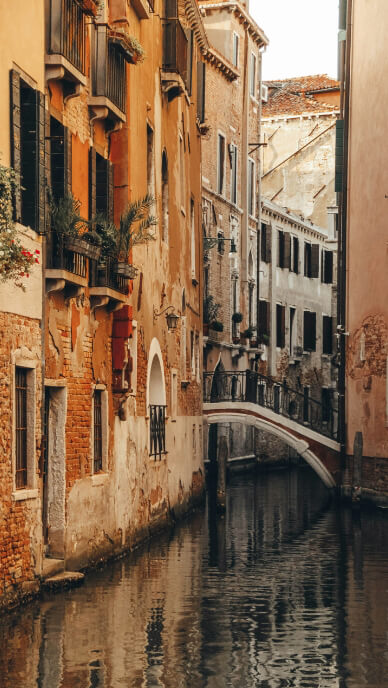 Häuser direkt am Kanal in Venedig