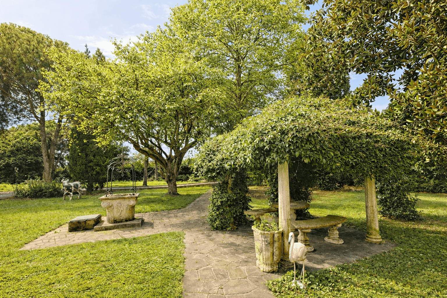 CA' IVELISE - Parkansicht mit Pavilion und venezianischem Brunnen