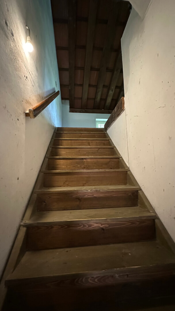 Treppe zum Dachgeschoss