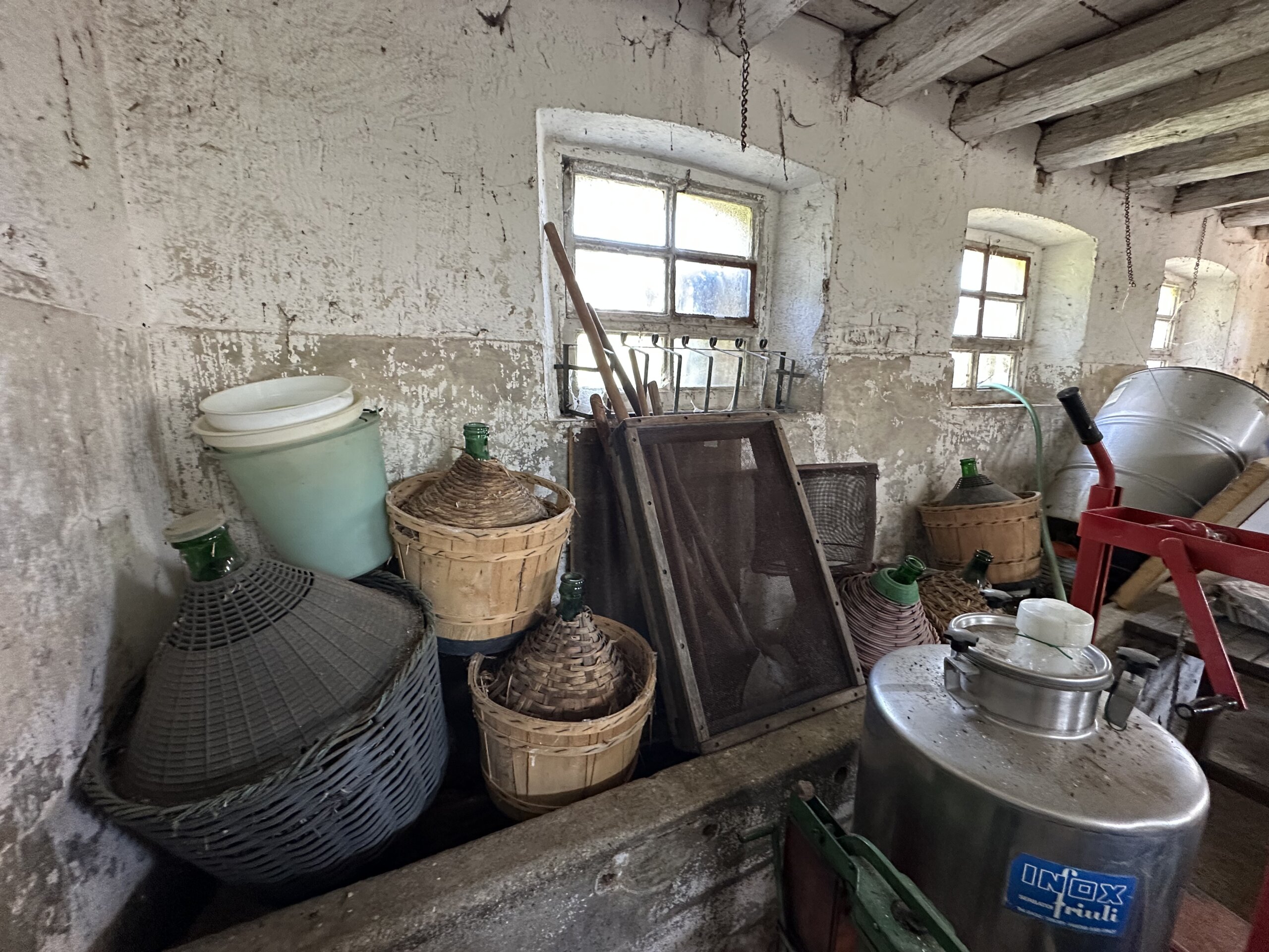 Interno della casa agricola in sassi